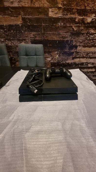 Playstation 4 com comando