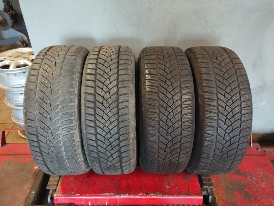 Opony Zimowe Fulda KristallControll HP2 215/55R17 4szt Montaż