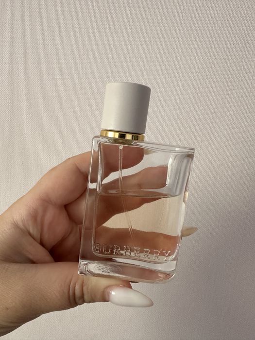 Продам духи Burberry Her Eau de Parfum,