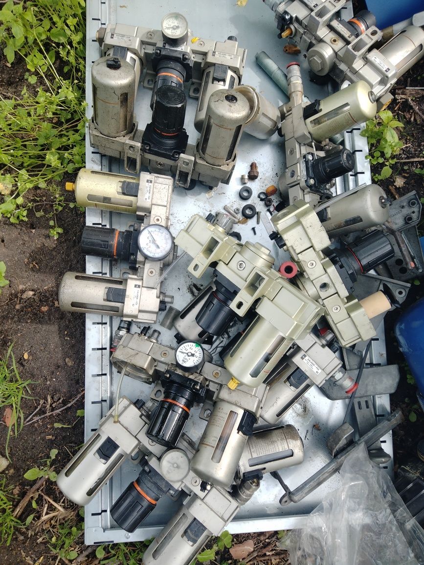 Separator,odstojnik ,filtr powietrza kompresora