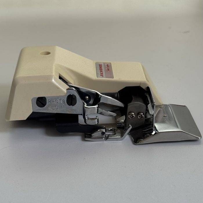 Насадка-оверлок Janome