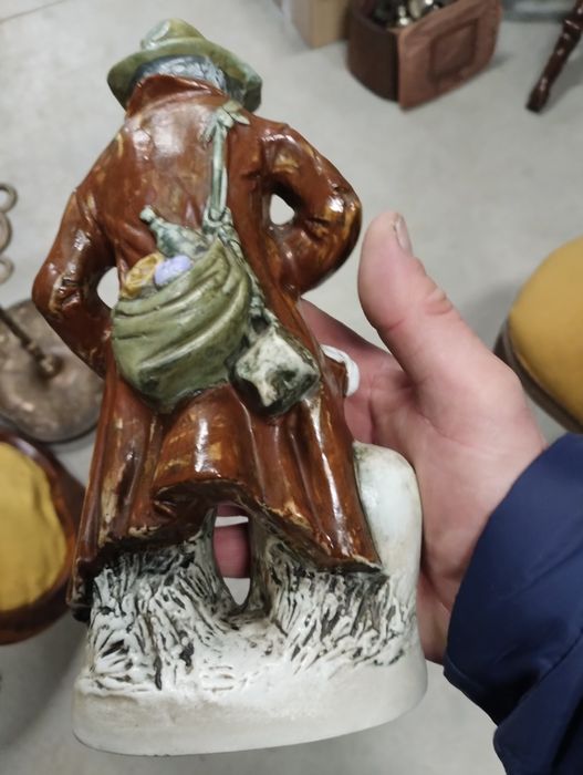 Керамічна статуетка