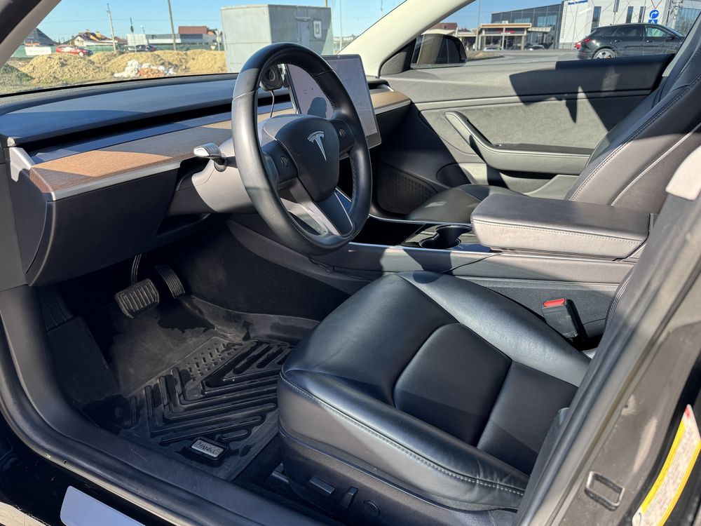 Tesla Model 3 2019