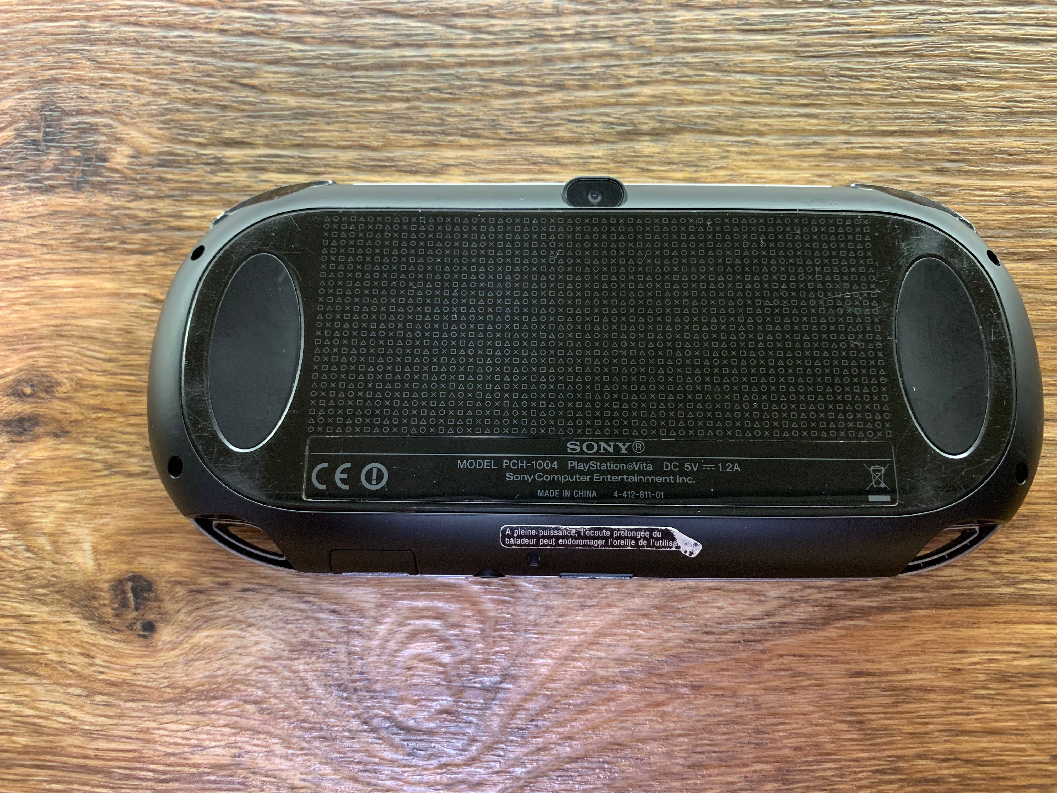 PlayStation VITA, Wi-Fi, модель 1004, фат, 16 Гб, не прошитая, 7 игр.