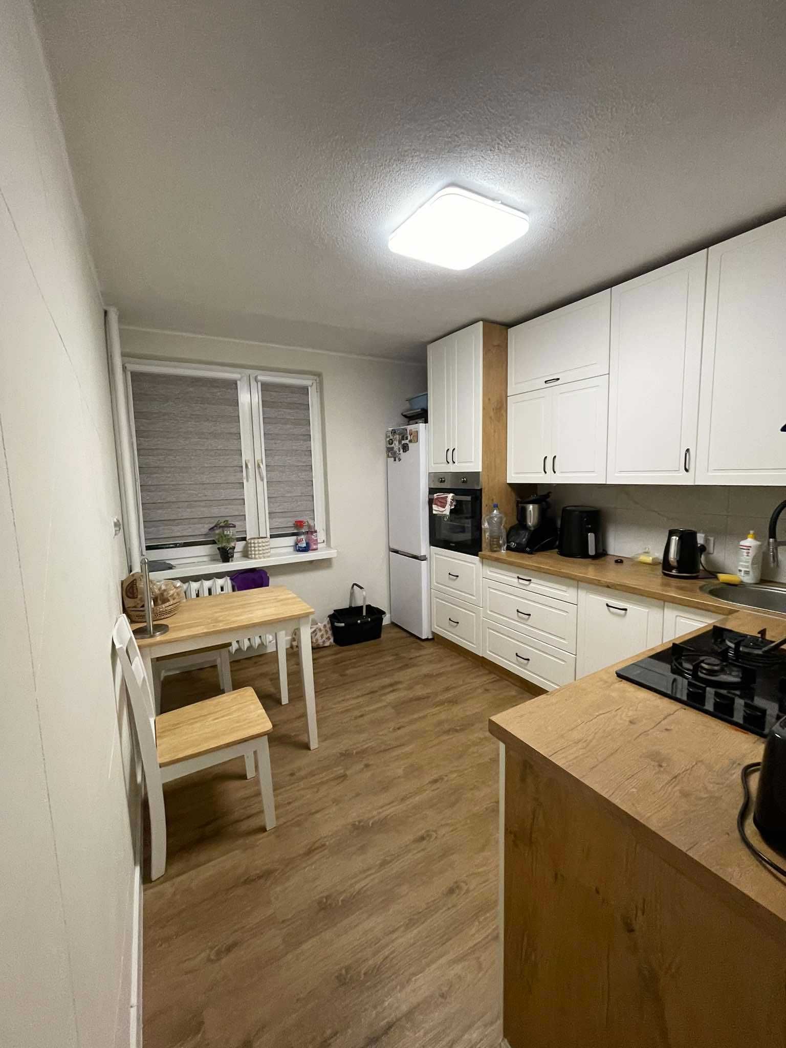Pokój w mieszkaniu 3 pokojowym parter blisko centrum