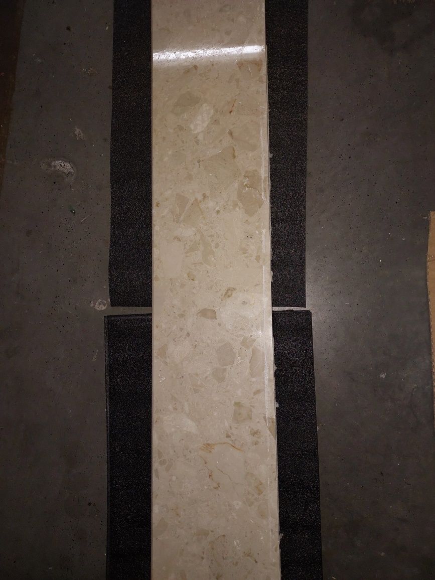 Parapet z konglomeratu