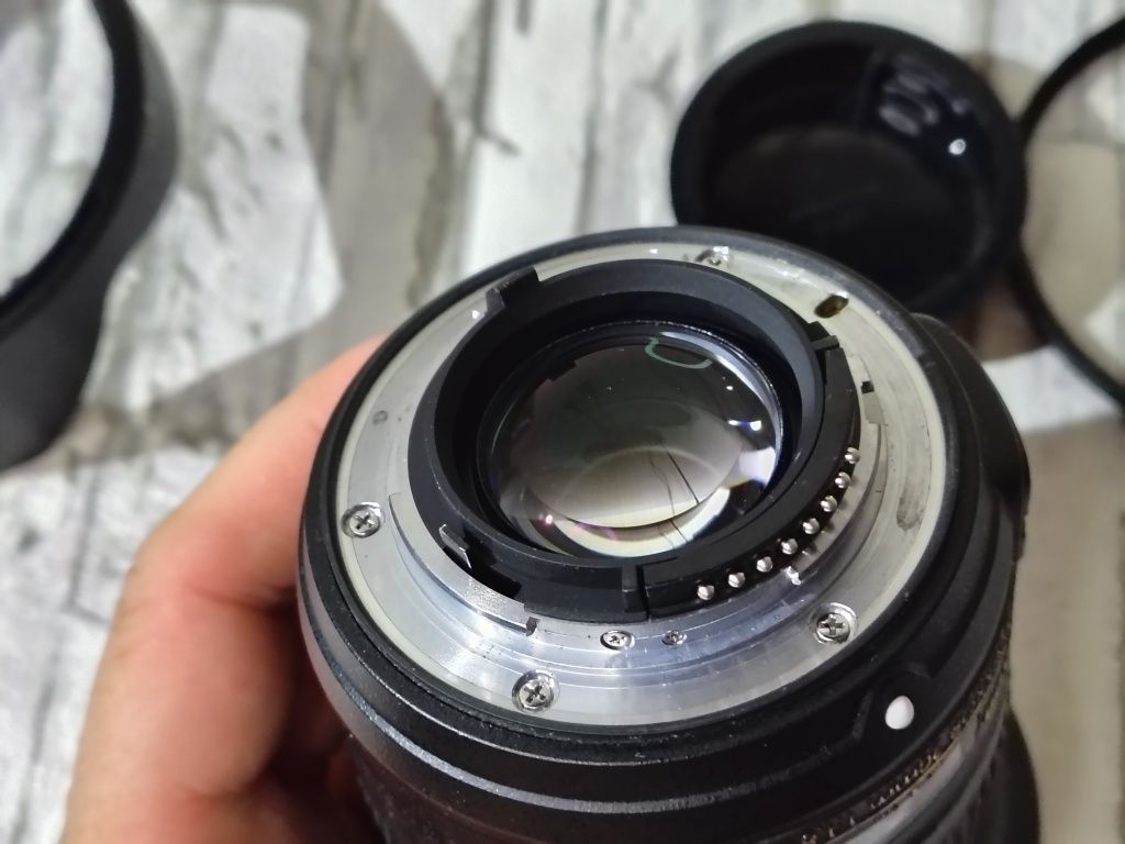 Об'єктив Nikon 20 mm f 1.8
