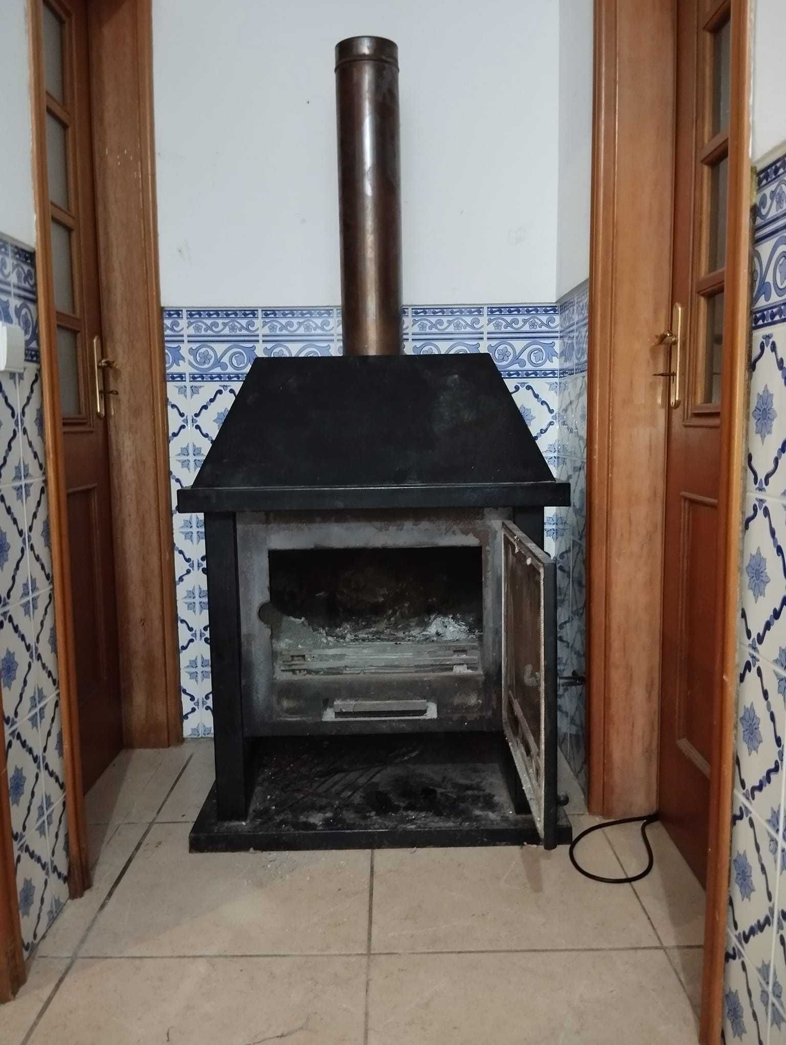 Vendo salamandra a lenha