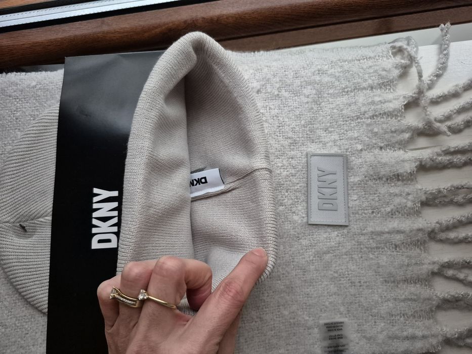 Czapka Szalik Zestaw DKNY