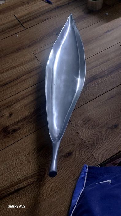 Peça para centro de mesa ou aparador de decoração em cor de prateado