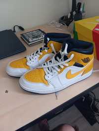 Jordan 1 University Gold Mid