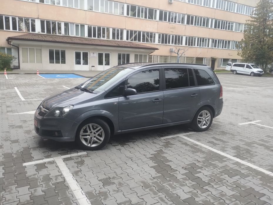 Продаж Opel Zafira