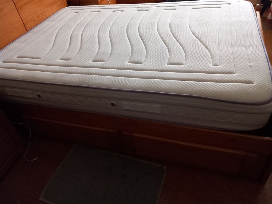 Colchão de Casal negociável