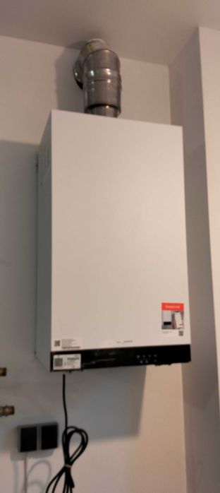 Viessman Vitodens 050W BOHA 25 wraz z elementami komina