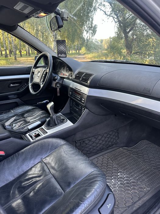 Терміново Продам BMW E39 в хорошому стані,два ключа