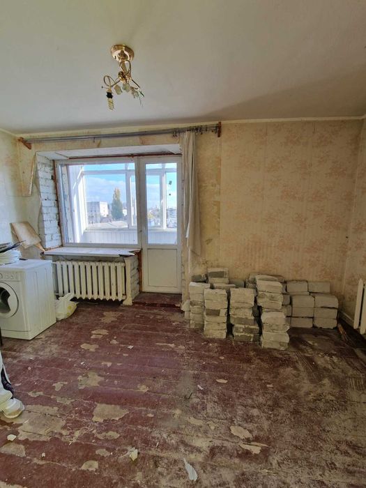 2х-кімнатна в центрі під ремонт.