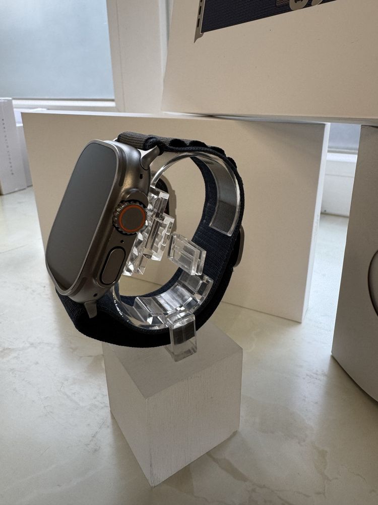 Смарт-годинник Apple Watch Ultra 2 49mm GPS + LTE Titanium Case MREP3