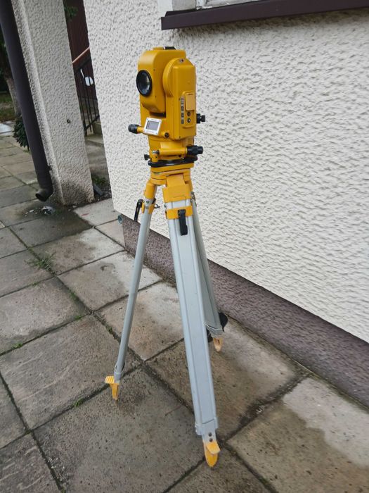 Tachimetr elektroniczny Topcon GTS-3B