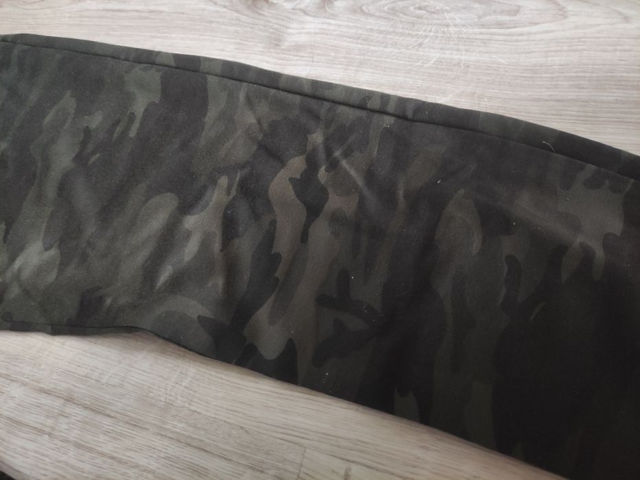 Męskie spodnie dresowe moro rozmiar XL