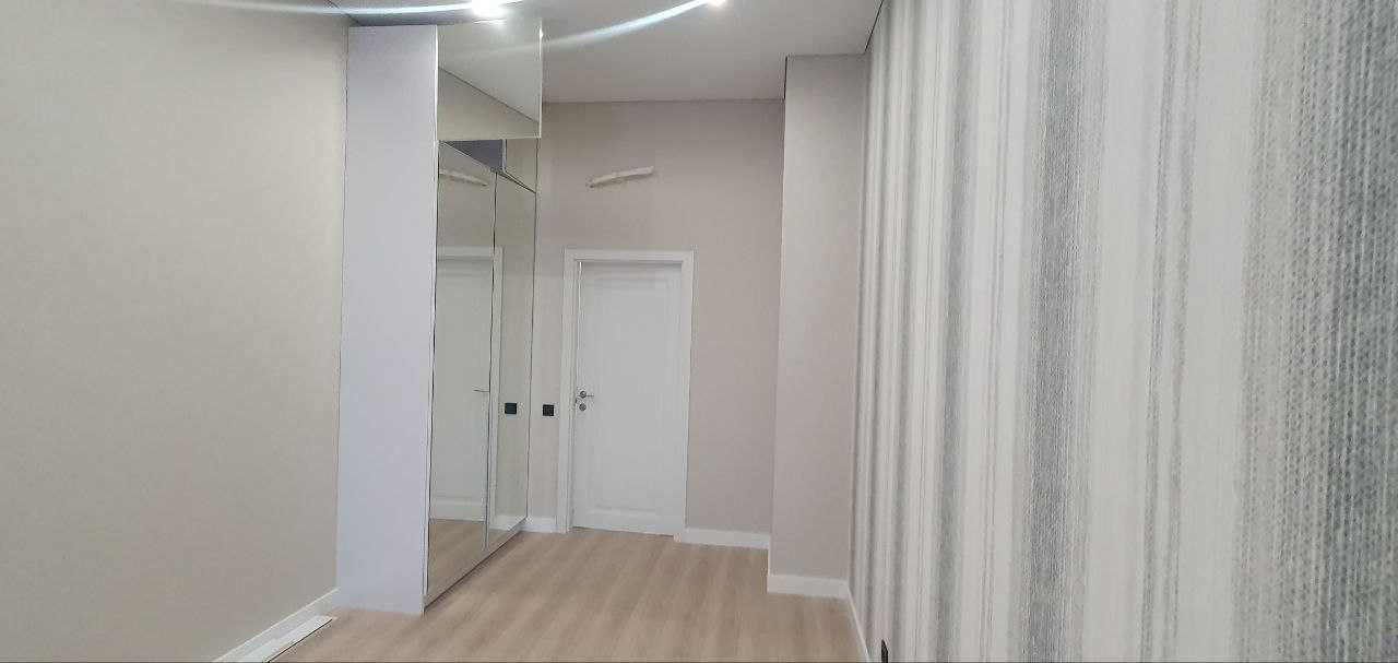 Центр Продам трех комнатную квартиру  в новом доме  Дерибасовская ЛД