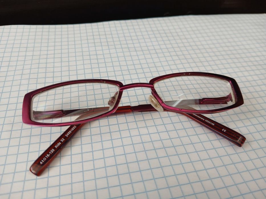 Фирменная оправа для очков Specsavers