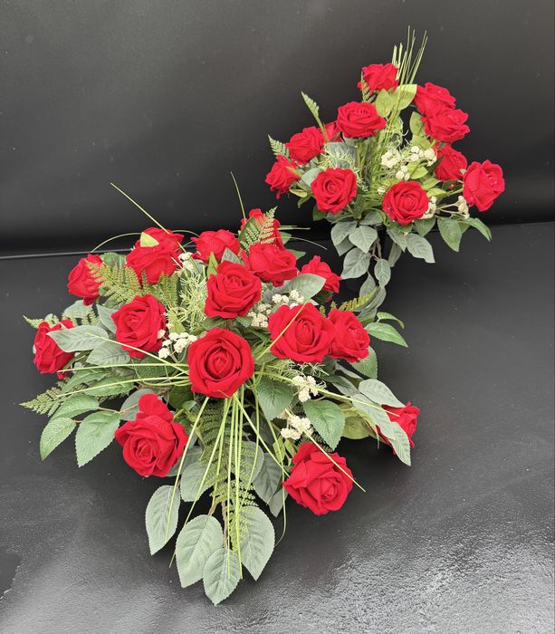 Komplet nagrobny z roz