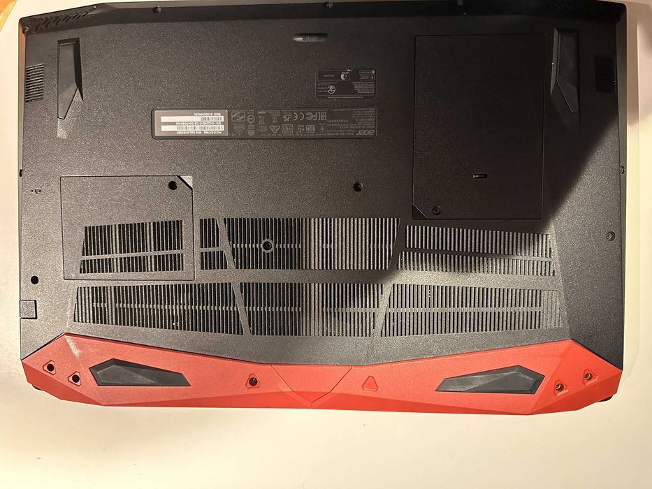 Acer Predator Helios 300 GTX 1060 17,3 cala 1 TB