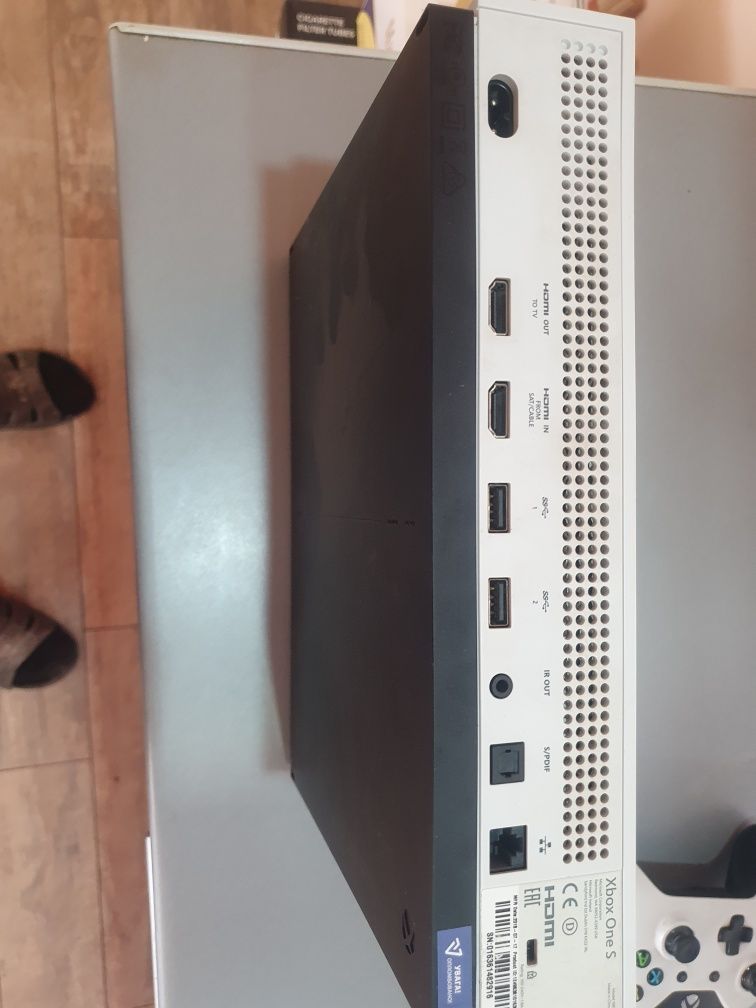 Приставка Хbox ONE S