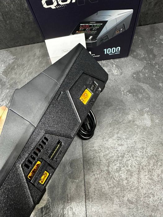 Зарядне 4 порти Q6AC ToolkitRC FPV для дрона Hota SkyRc аккумуляторів