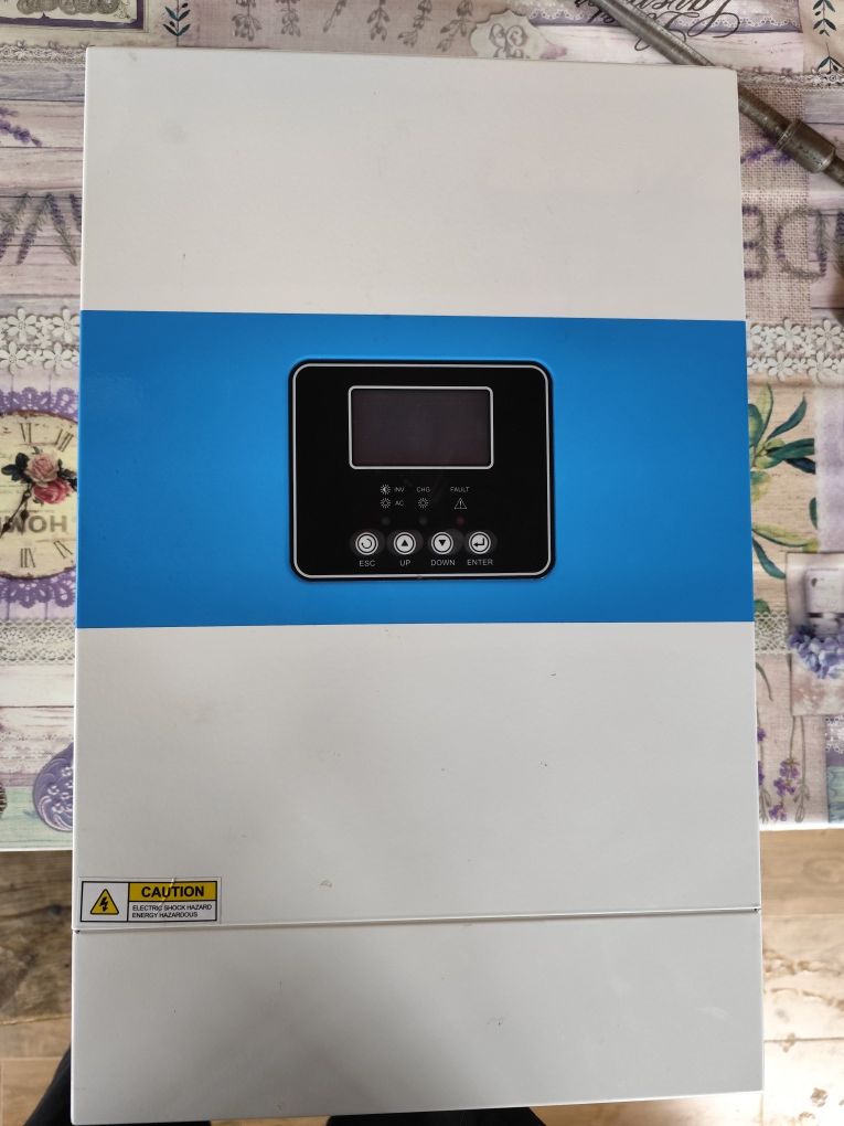 Гібридний інвертор Daxtromn SC-HF-3500, 24 В, 80 А, 3500 Вт