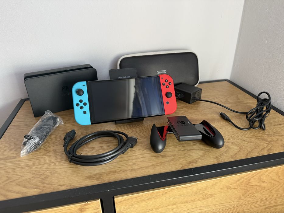 Nintendo Switch OLED Neon + kontroler + etui + karta pamięci