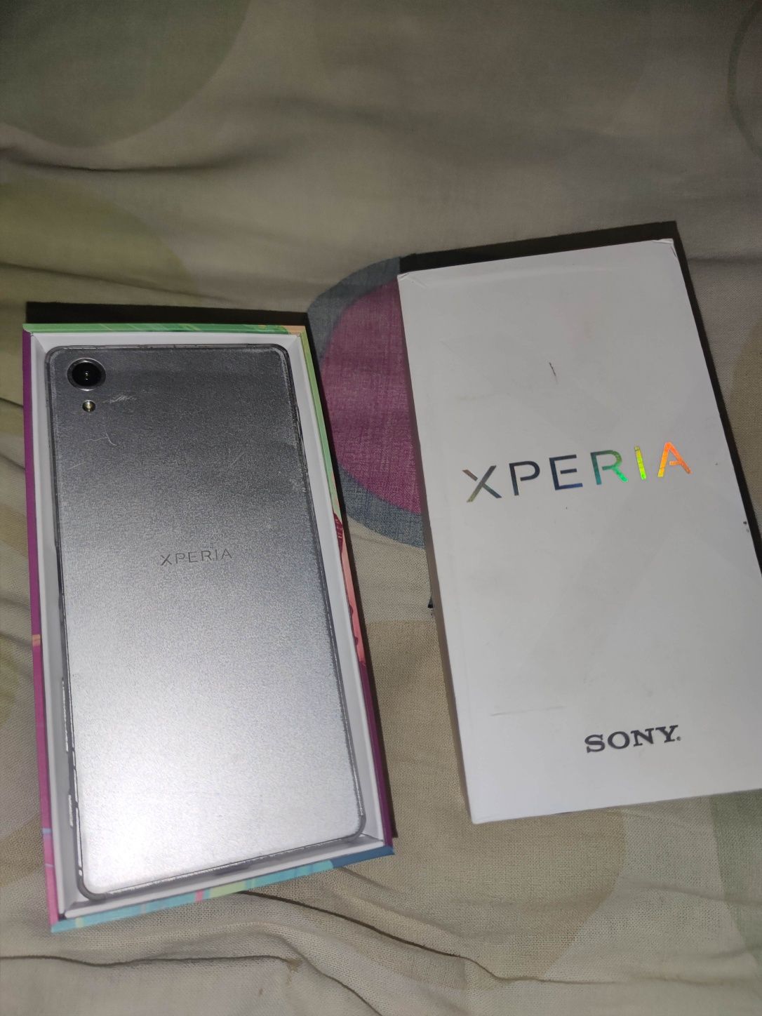 Sony Xperia x z pudełkiem