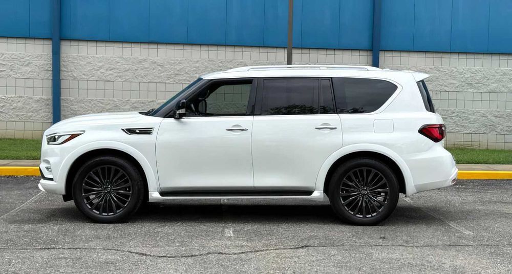 Infiniti QX80      2023