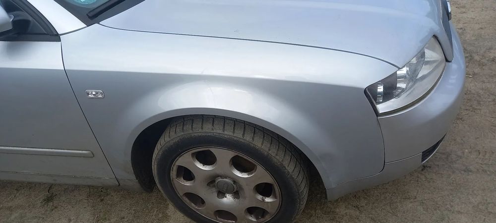 Błotnik przód przedni prawy Audi A4B6 Sedan LY7W