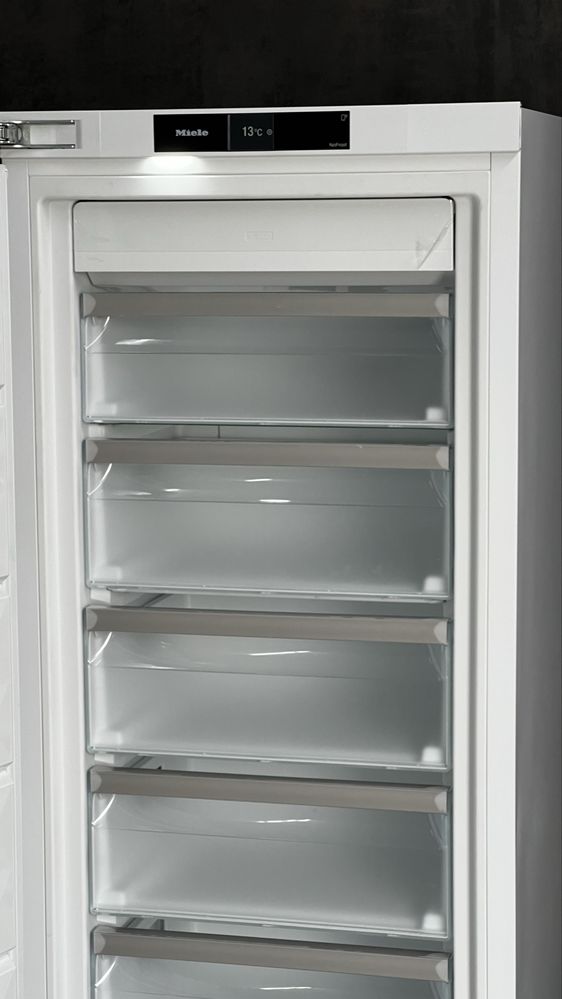 НОВАЯ!!! 2025 Морозильная камера Miele FNS 7770 E NoFrost WiFi