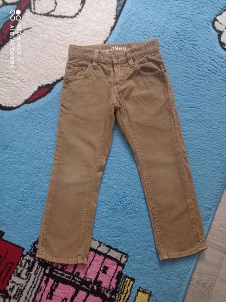 Вельветовые джинсы штаны GAP на 4-5 лет в отличном состоянии