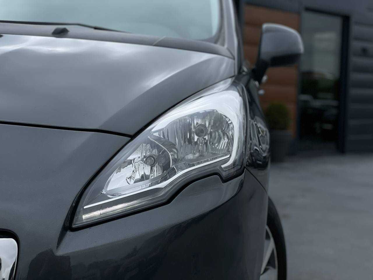 Авто в наявності Peugeot 5008 2014 пежо