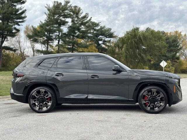 2024    BMW    XM