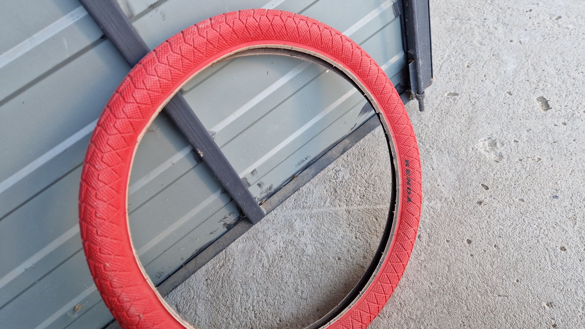 Nowe opony  do bmx damki Schwalbe Marathon kenda