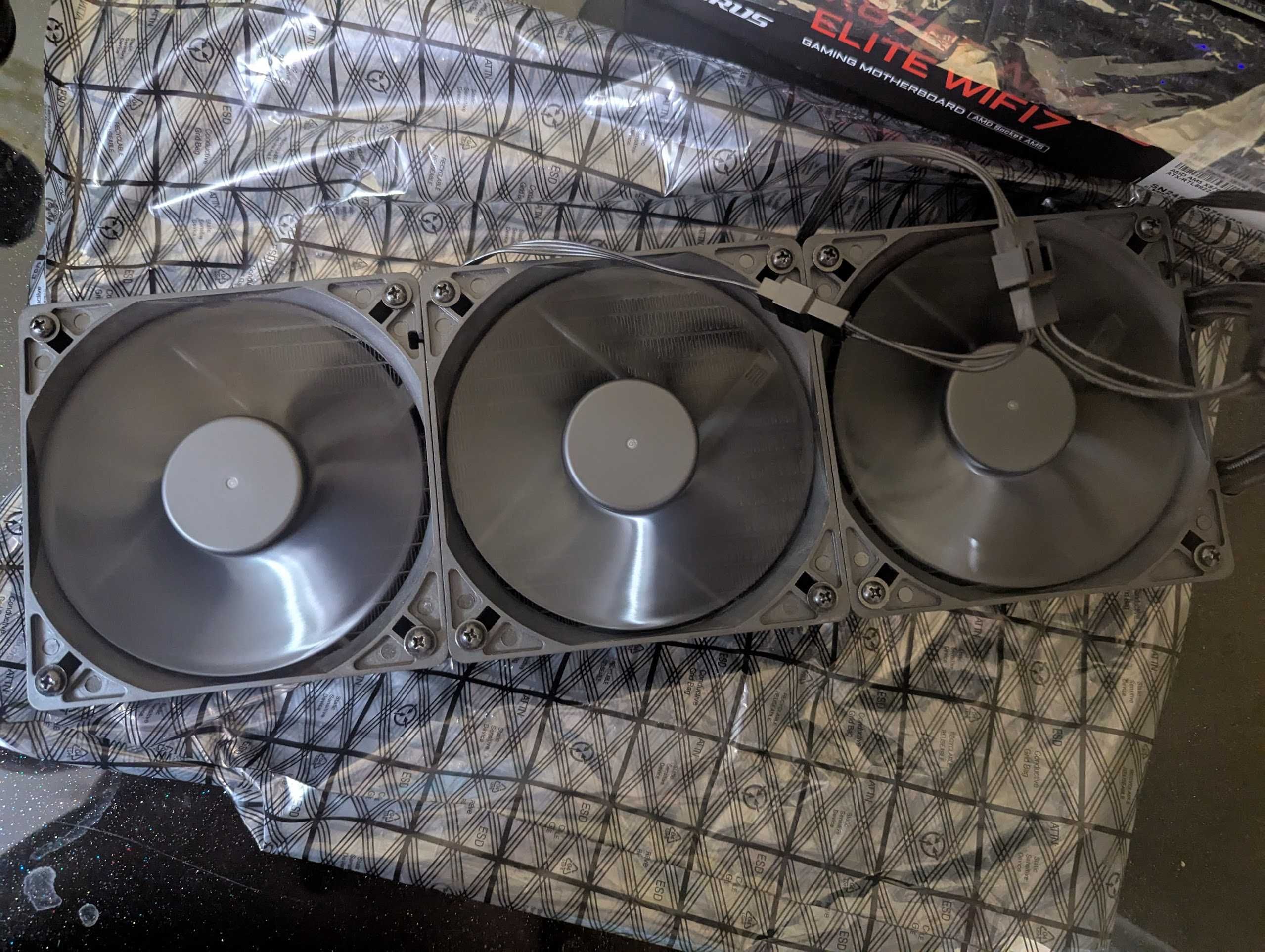 Nvidia GeForce RTX 3090 24GB GDDR6X  384bit с жидкостным охлаждением
