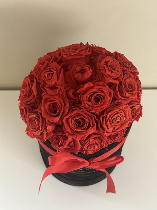 Wieczne róże czerwone w czarnym pudełku około 30 sztuk flower store