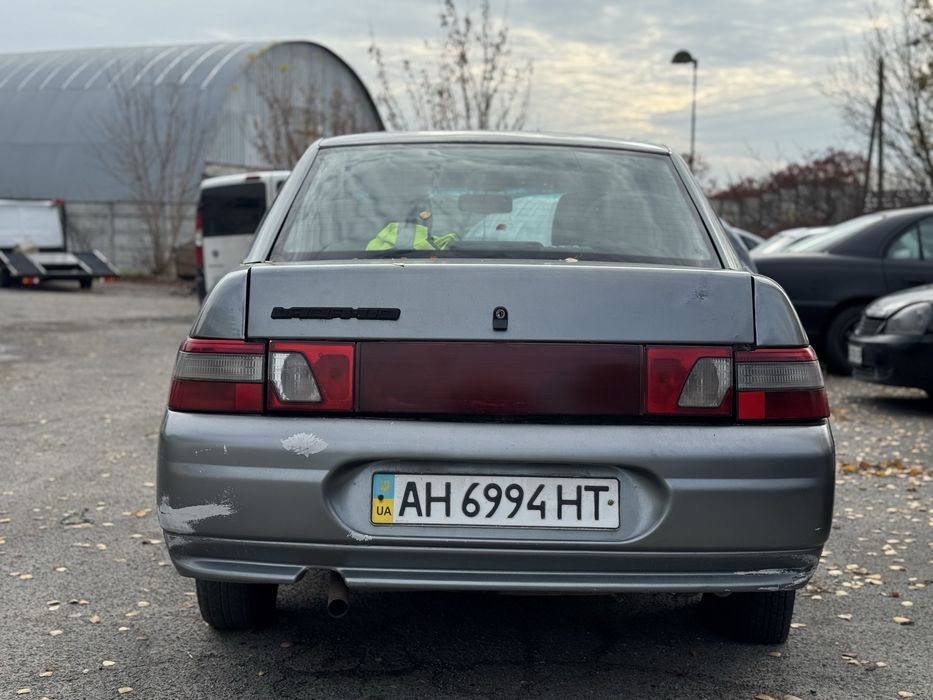 ВАЗ 2110.