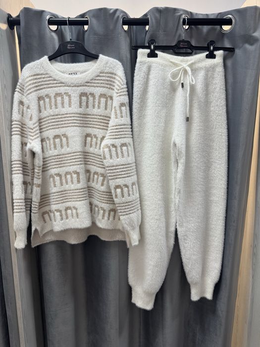 Костюми з альпаки(кофта + штани), розмір 46-50