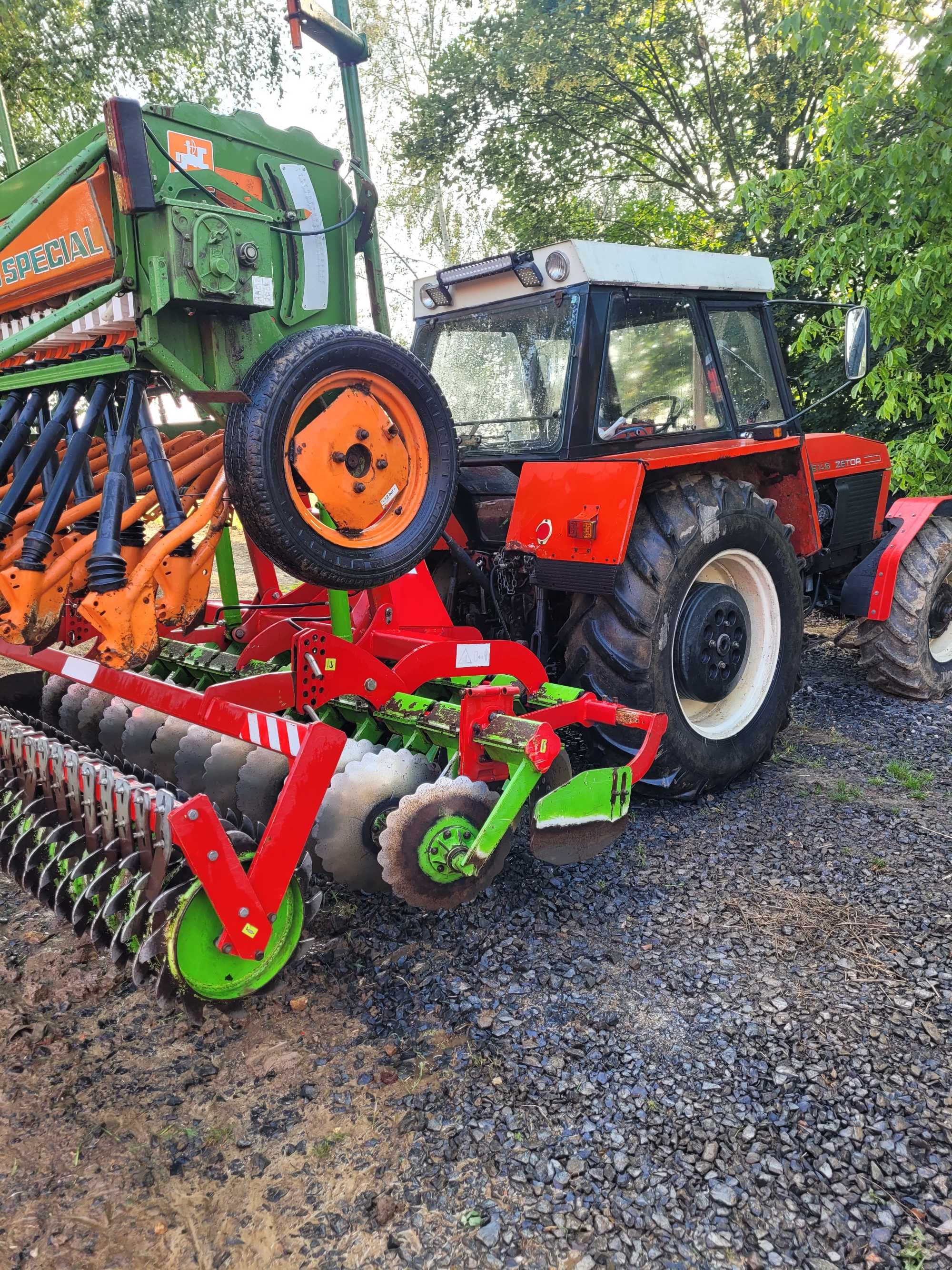 Talerzówka hydropakiem 3 metrowka na 2 silownikach AGRO TOM