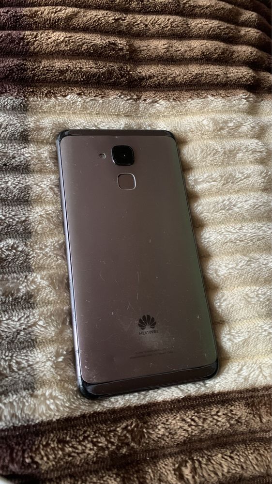 Продам смартфон Huawei