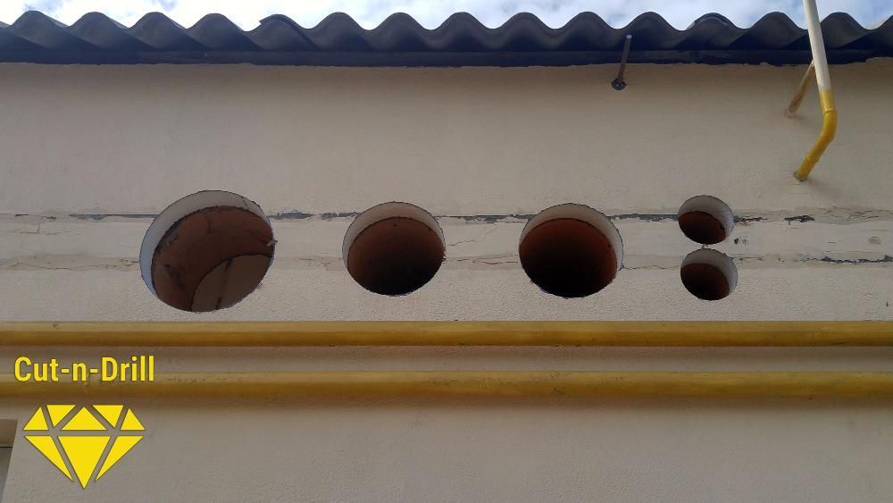 Алмазное сверление (бурение) отверстий в железобетоне буте кирпиче