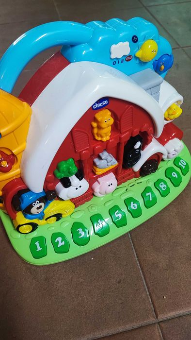 Chicco Brinquedo Bebé Quinta Interativa Bilingue