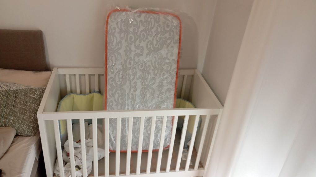Berço Infantil + colchão