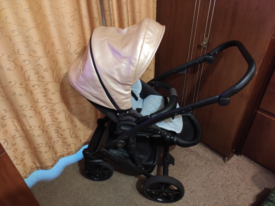 Продам коляску 2 в 1 Corona Eco