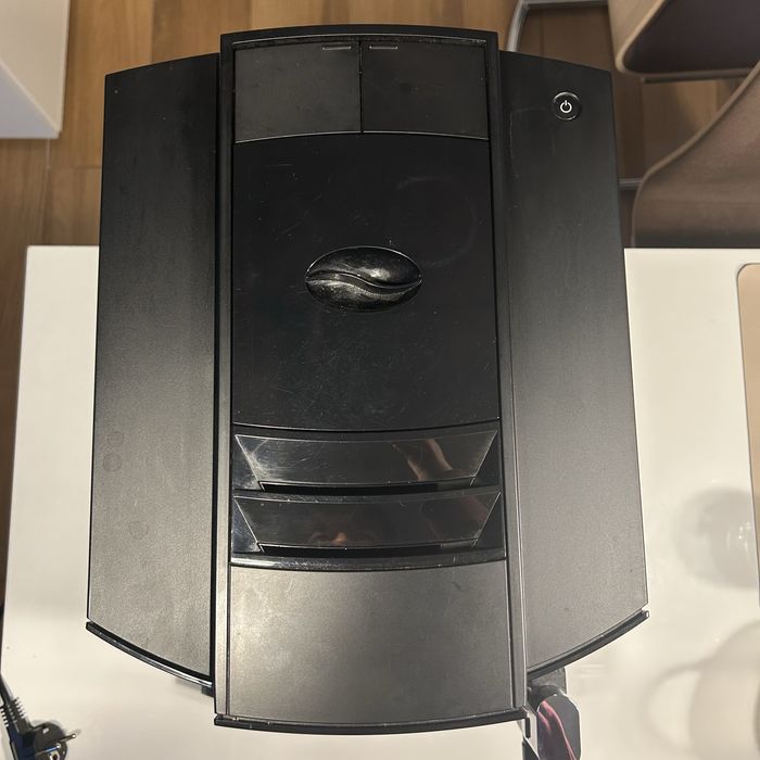 Ekspres do kawy Jura s8